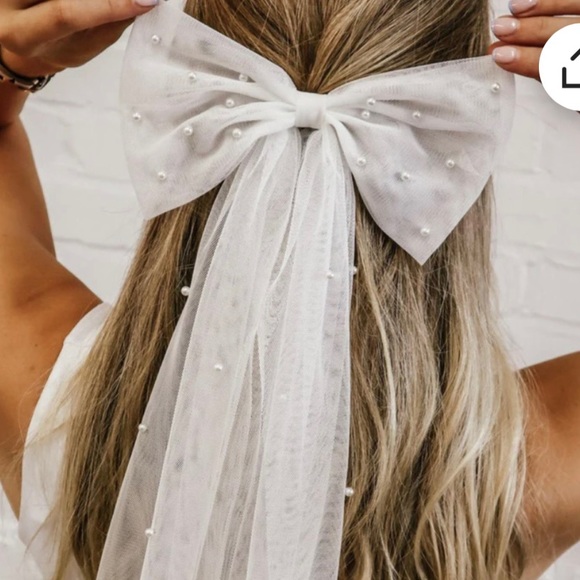 Tulle Pearl Bride Hair Bow, Veil Alternative main image 6